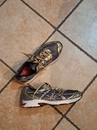 Scarpe Asics Nere e Oro Taglia 43.5
