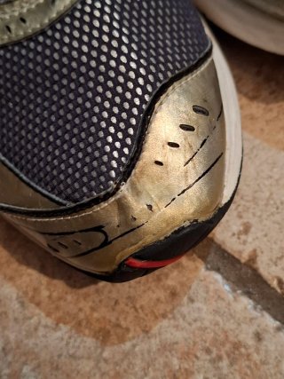 Scarpe Asics Nere e Oro Taglia 43.5