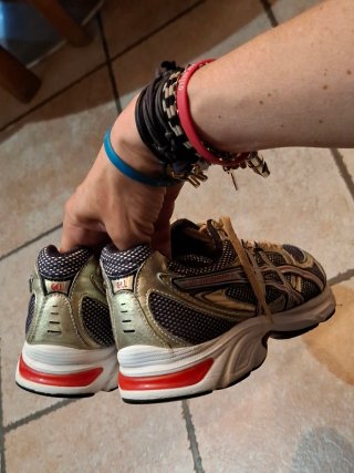 Scarpe Asics Nere e Oro Taglia 43.5