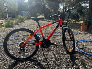 Bicicleta de montaña naranja *precio negociable*