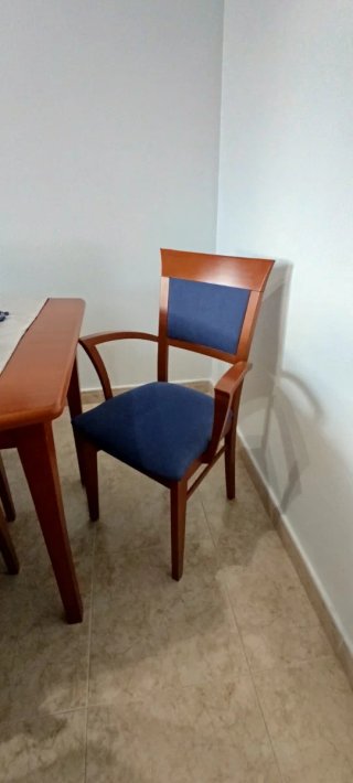 Mesa de comedor y 6 sillas
