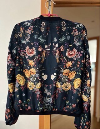 Bomber Zara con stampa floreale
