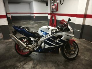 Honda CBR F4 Sportbike Roja, Blanca y Azul
