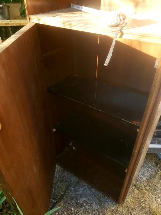 Mueble antiguo de madera