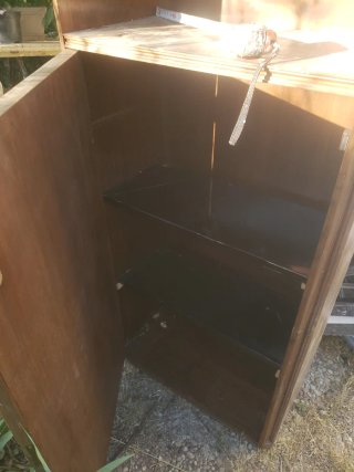 Mueble antiguo de madera