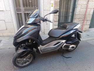 Piaggio MP3 3 Ruedas 300 , conducible con el b1