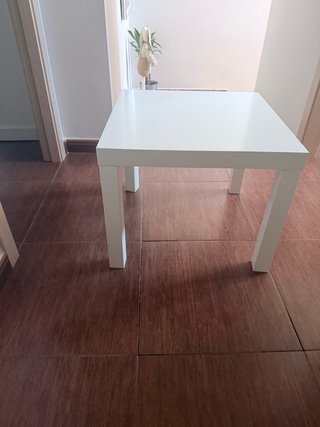 2 Mesas Auxiliares Ikea Blancas se venden las dos