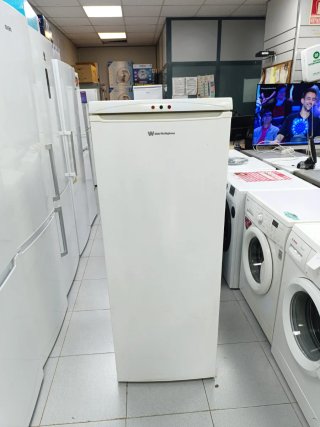 Congelador vertical 1.43m x 54cm