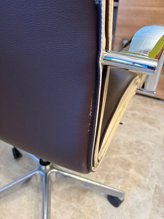 Silla de oficina giratoria con ruedas