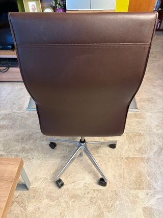 Silla de oficina giratoria con ruedas