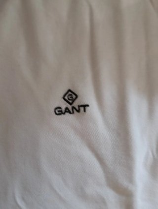 Polo GANT blanco
