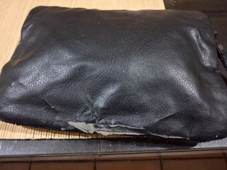 Bolso de mano fantacia. Pequeño desgastado atrás.