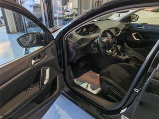 Peugeot 308 5p Style 1.6 BlueHDi 120 EAT6