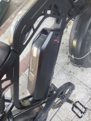 Bicicleta eléctrica casi nueva 300km