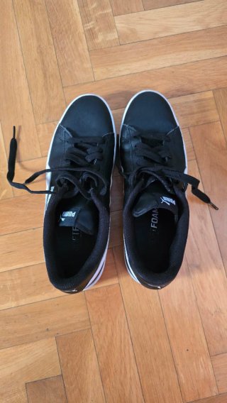 Zapatillas Puma Negras y Blancas