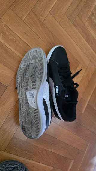 Zapatillas Puma Negras y Blancas