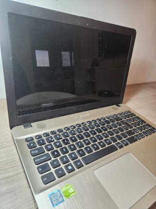 Portátil Asus Plata y Negro