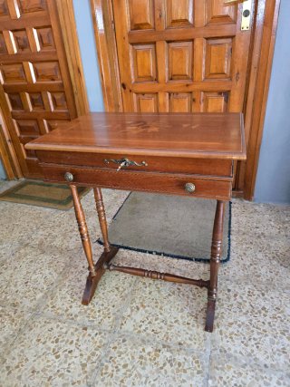 Costurero antiguo madera estilo alfonsino