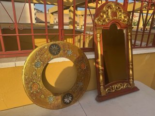 Cuadros decorativos dorados