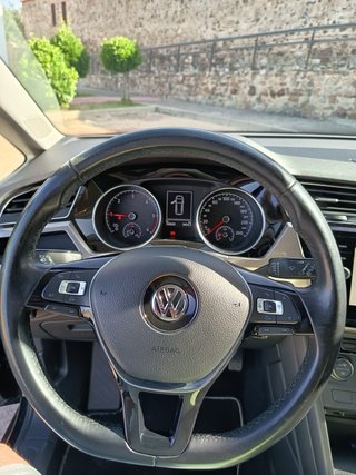 Se vende coche practicamente nuevo