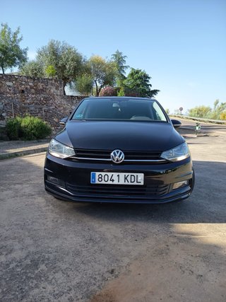 Se vende coche practicamente nuevo