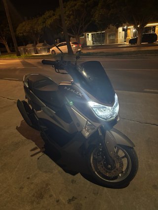 Yamaha NMAX 125cc Gris Plata