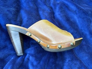 Mules Wonders Marrón Claro Talla 38