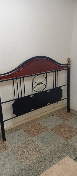 Cabecero de cama metal y madera