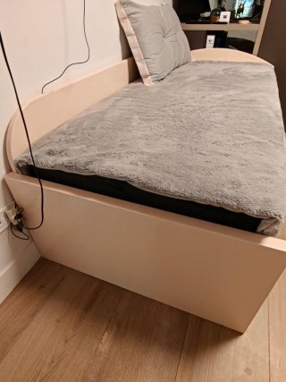 Cama nido beige en madera maciza lacada
