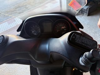 Kinko superdink  Scooter 125cc Blanca y Negra