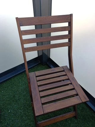 Conjunto mesa y sillas madera terraza
