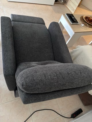Sillón reclinable de tela gris