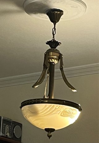 Lámpara de salón y comedor dorada