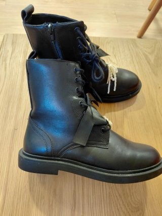 Botas Zara Niña Negras Perlas Lazos