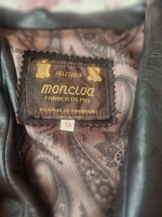 Chaqueta de piel con diseño