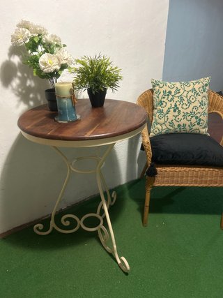 Mesa redonda forja blanca y tablero madera