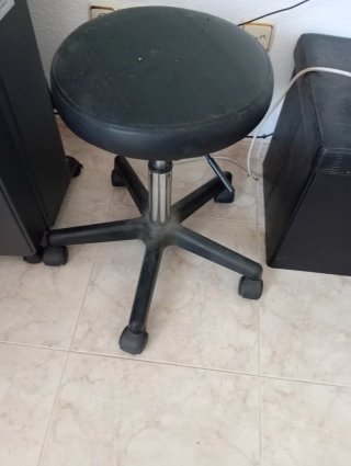 Taburete Peluquería Hidráulico Negro