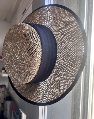 Sombrero Seeberger beige y negro