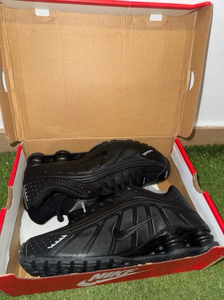 Nike Shox 4 muelles negras