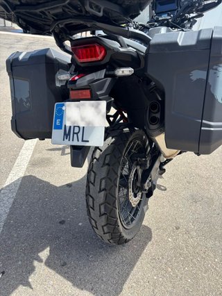 Honda Africa Twin Negra/Gris con DCT