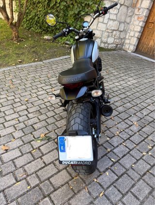 Ducati Scrambler Icon Dark 800