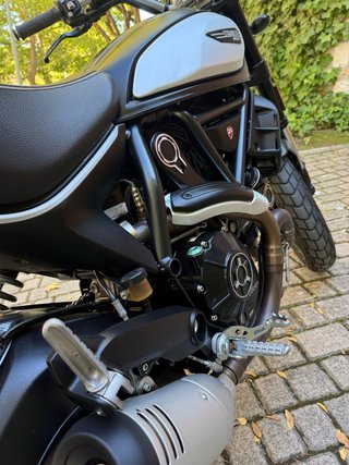 Ducati Scrambler Icon Dark 800