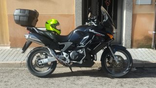 Honda Varadero XL 1000 Adventure.