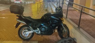Honda Varadero XL 1000 Adventure.