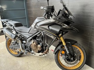 Voge 625 DSX Negra y Dorada diciembre 2025