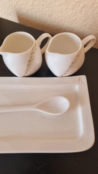 Especiero de porcelana minimalista con bandeja