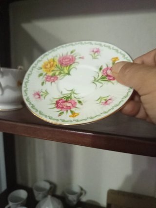 12 tazze da tè con piattini mesi