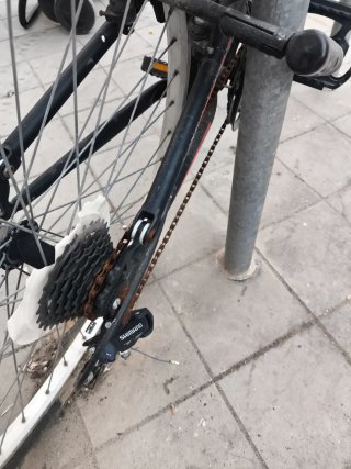 Bicicleta de Montaña Negra y Roja