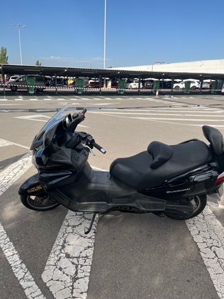 Maxi Scooter Negra