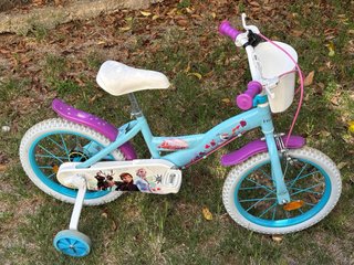 Se Vende Bicicleta Frozen con ruedines